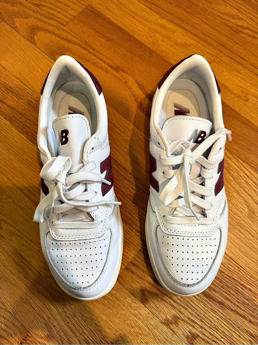 New Balance T500 Unisex Sneakers White & Red -  Men’s US 7.5/ Women’s 9